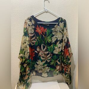 Dance in Paris tropical  Floral  Print top made in Italy